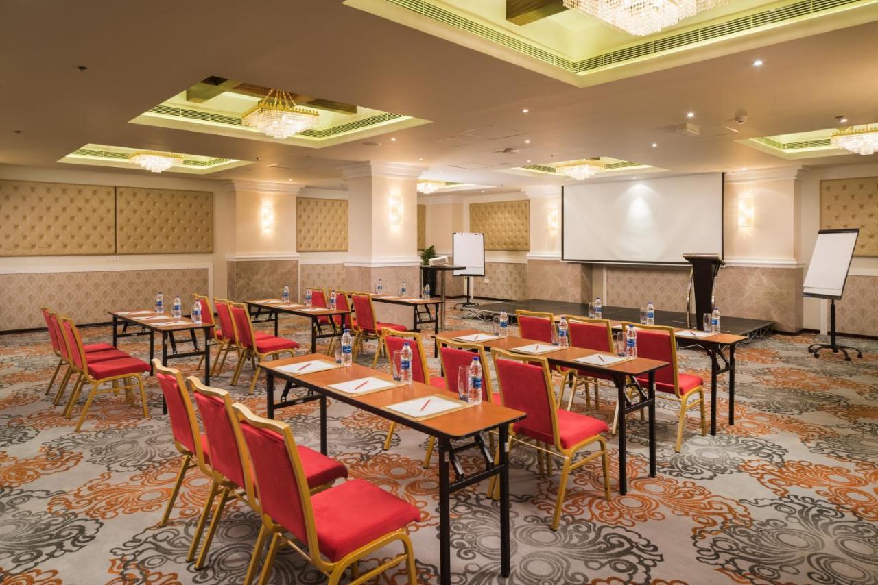 Centara Muscat Hotel Oman Buitenkant foto